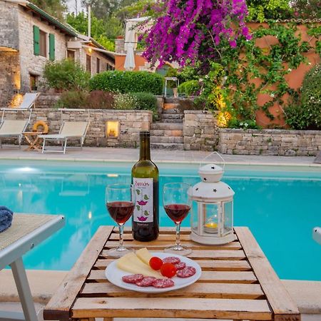 Villa Kiparissi Kourtaiika Exterior foto