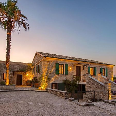 Villa Kiparissi Kourtaiika Exterior foto