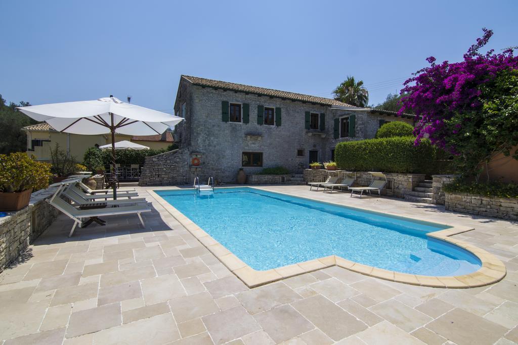 Villa Kiparissi Kourtaiika Exterior foto