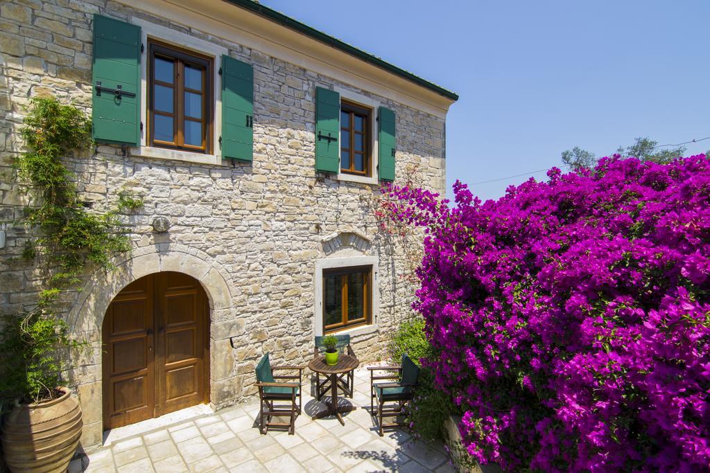 Villa Kiparissi Kourtaiika Exterior foto