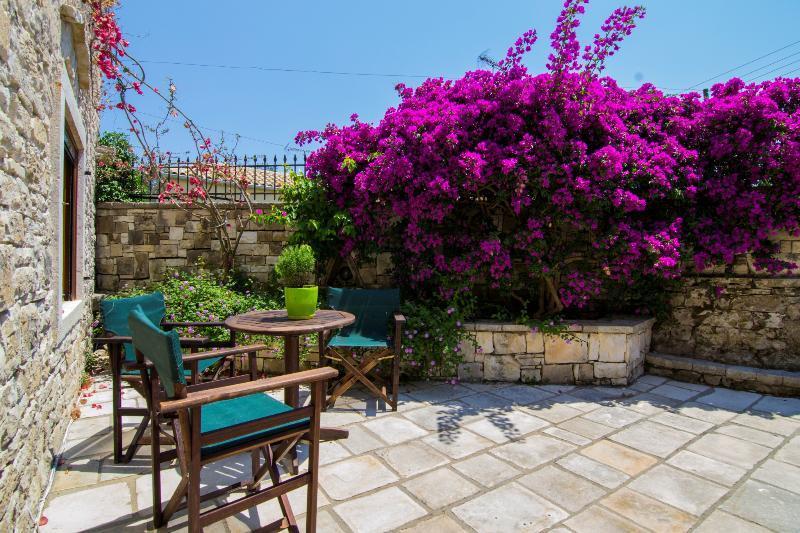 Villa Kiparissi Kourtaiika Exterior foto