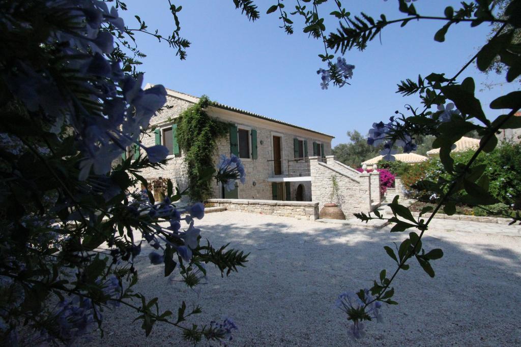 Villa Kiparissi Kourtaiika Exterior foto