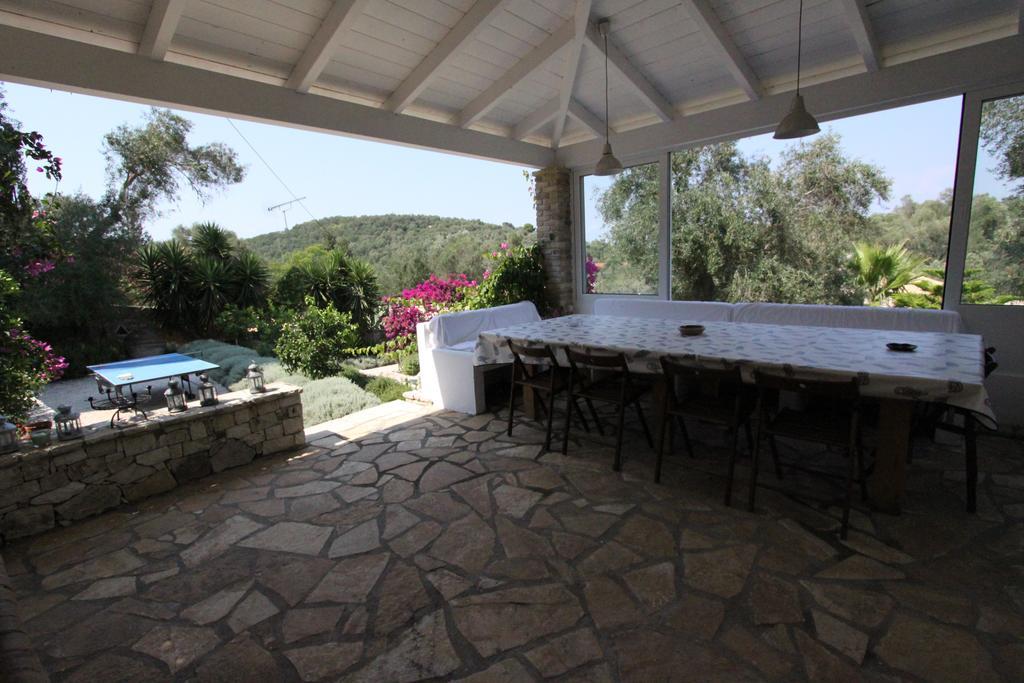 Villa Kiparissi Kourtaiika Exterior foto