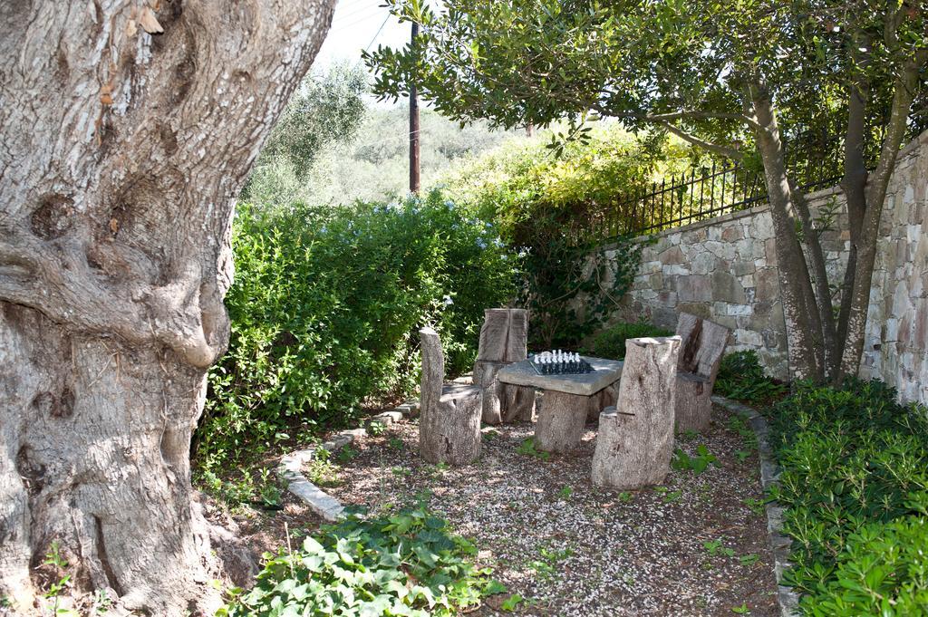Villa Kiparissi Kourtaiika Exterior foto