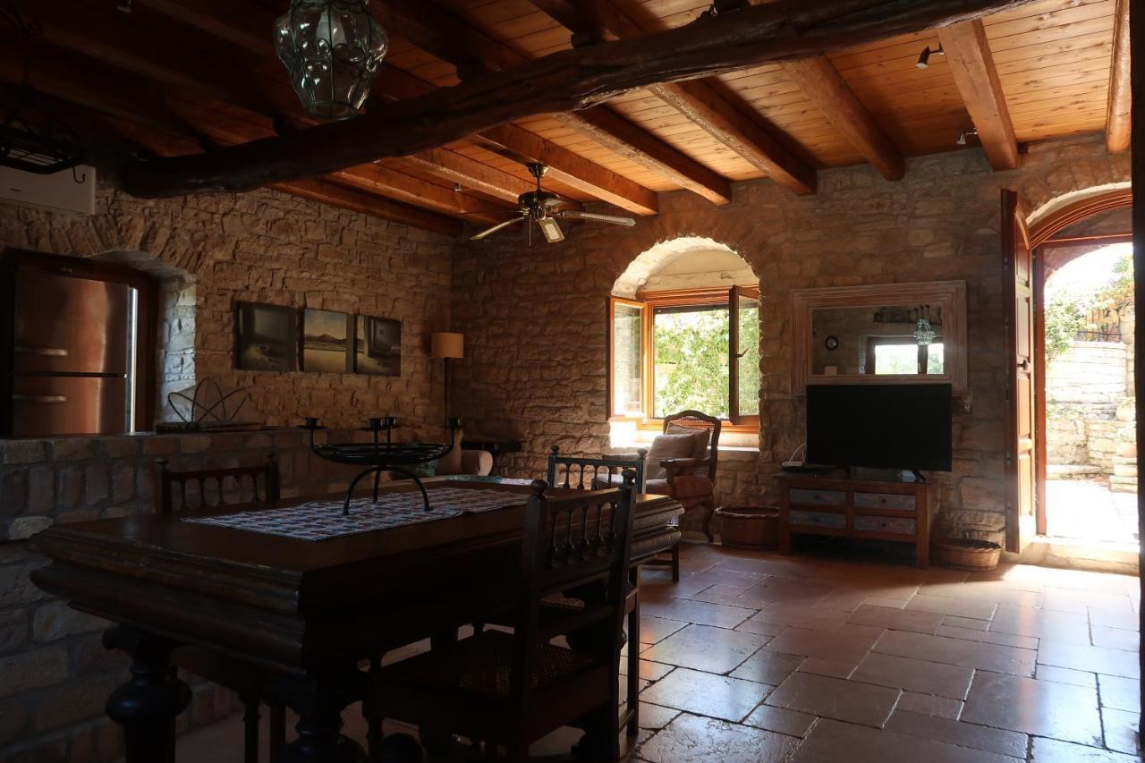Villa Kiparissi Kourtaiika Exterior foto